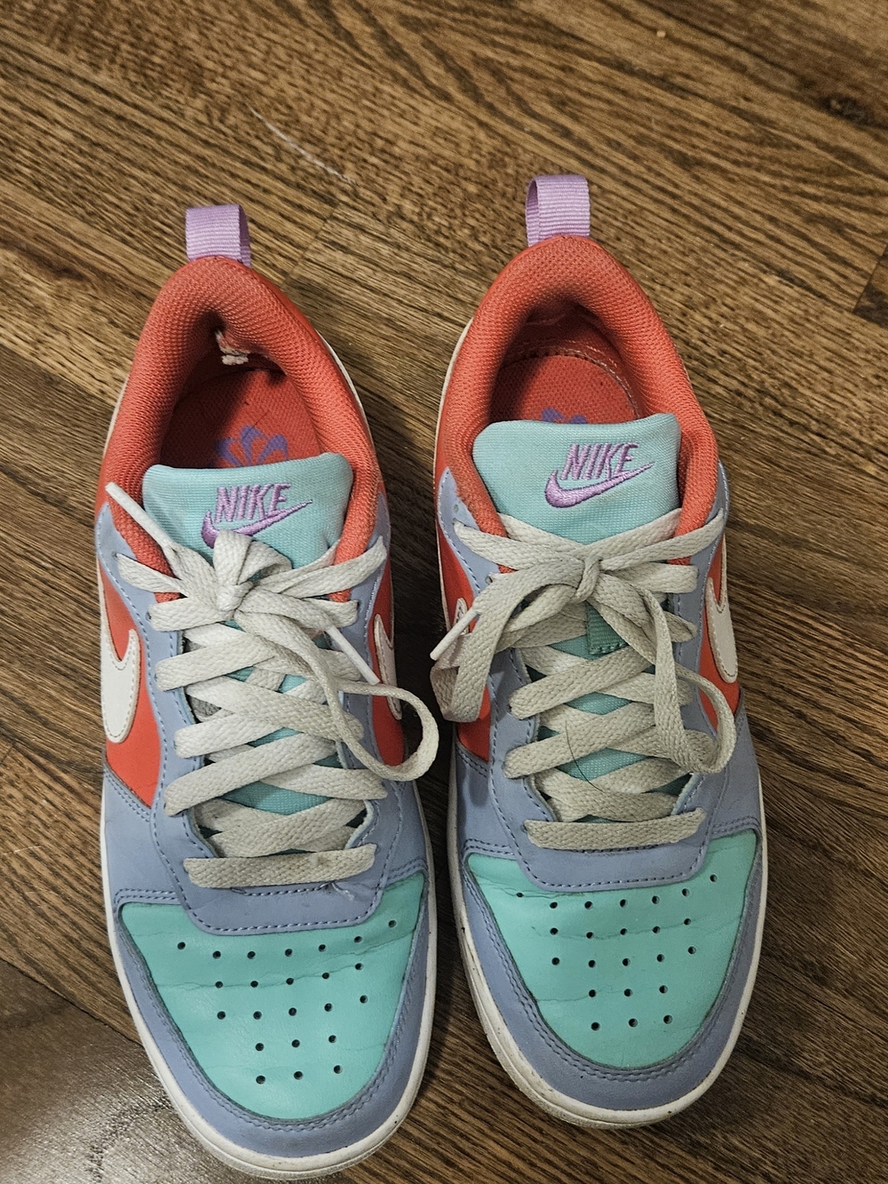 Nike Size 5Y Unisex Kids Sneakers in Teal, Coral & Lavender
